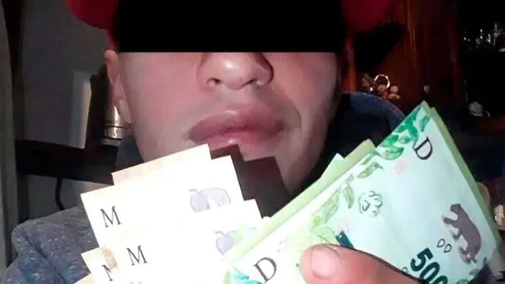 Mató a una anciana, incendió la casa y se sacó una selfie con la plata que le robó