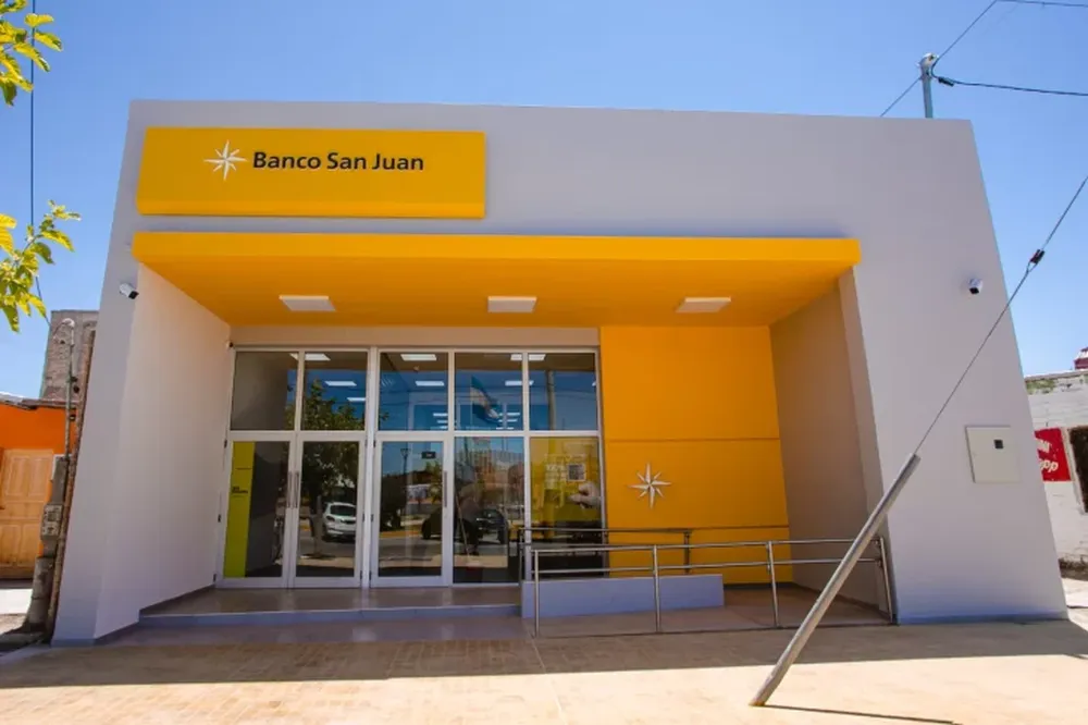 Banco San Juan inauguró el nuevo edificio de la sucursal Sarmiento con un enfoque innovador y tecnológico
