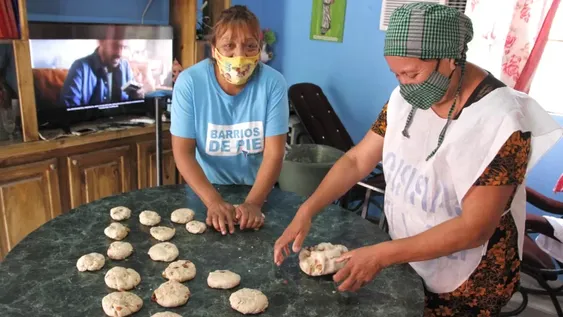 La crisis económica llegó a los merenderos y algunos empezaron a abrir menos días