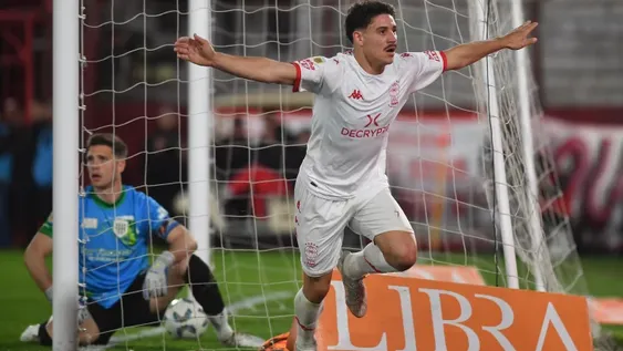 Huracán ganó por cuarta vez y el descenso arde