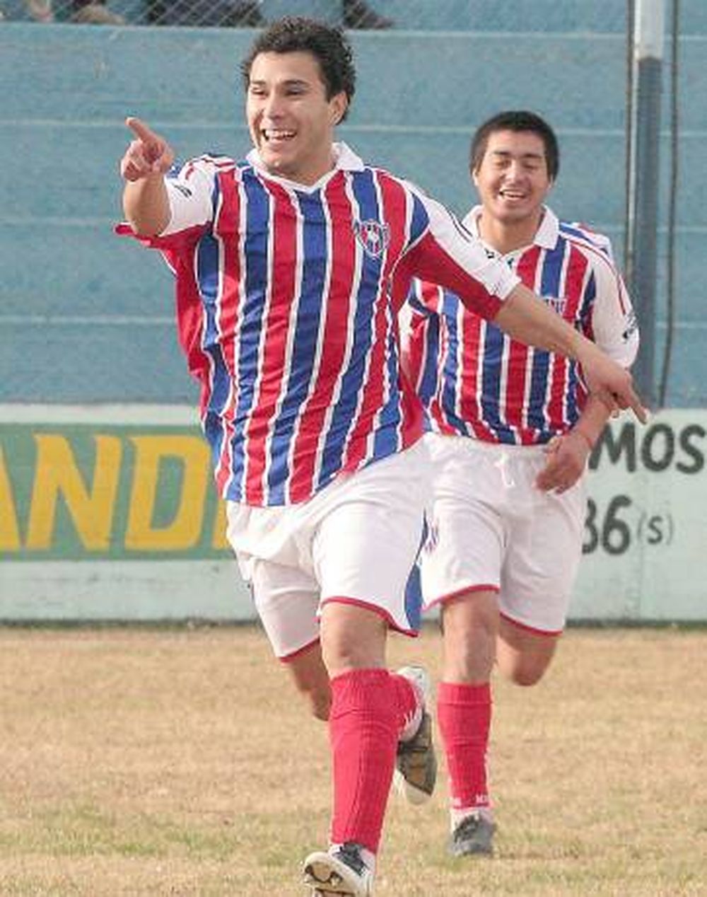El Bohemio, firme