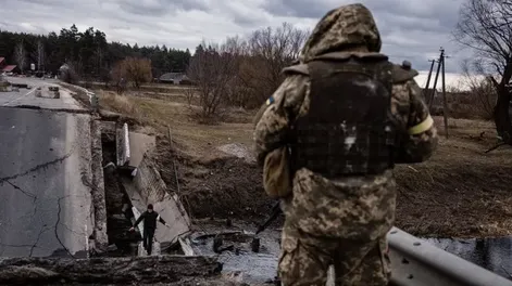 Ucrania: Italia recomienda “encarecidamente” a sus ciudadanos que salgan del país