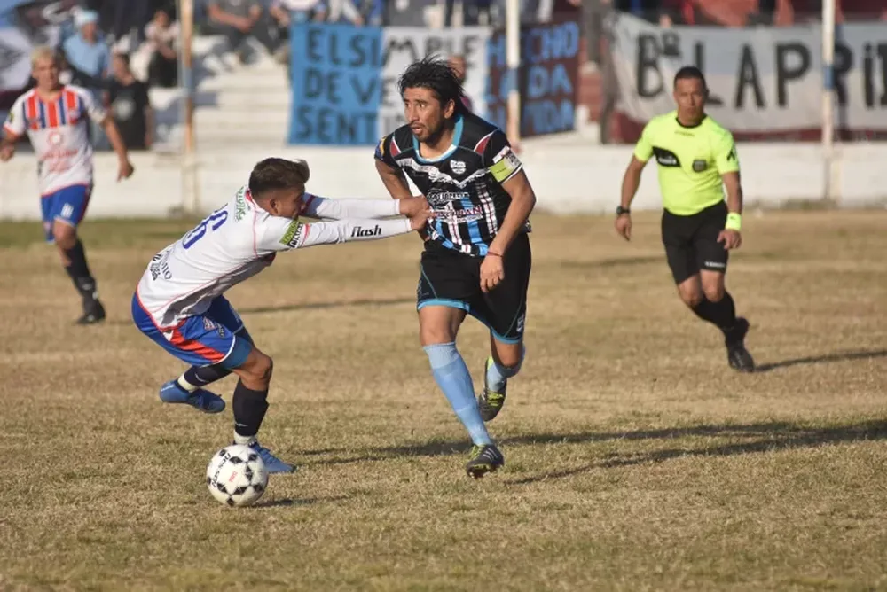 Platero y la vuelta del fútbol: “No podemos ser pioneros en algo que nos va a crucificar”