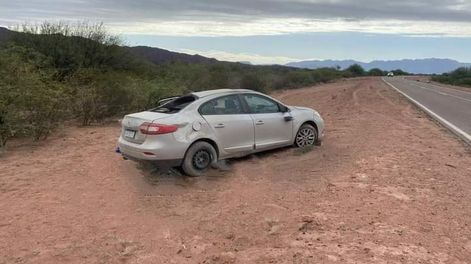 Tragedia en la Ruta 150: viajaba con sus tres hijos, se le atravesaron unos animales, volcó y su nene de 3 años murió