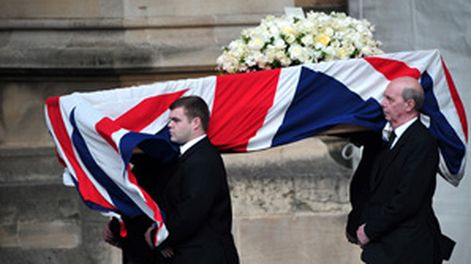 Los ingleses le dan el último adiós a “La Dama de Hierro”