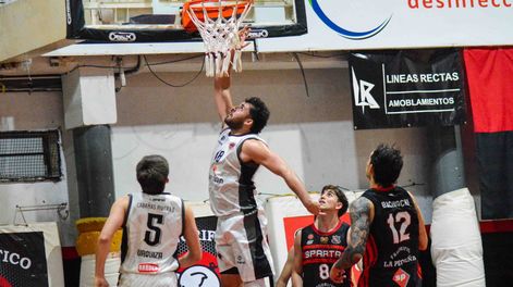 Caída. Urquiza perdió en Villa María y este jueves buscará definir la serie ante Sparta en Córdoba.