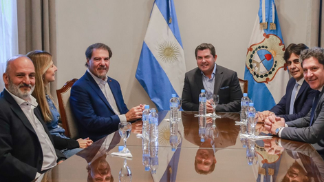 Elgobernador Marcelo Orrego recibió al economista y analista financiero ClaudioZuchovicki.