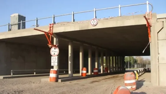 No escupir al piso ni hacer bromas de contacto, los pedidos para el personal de la construcción