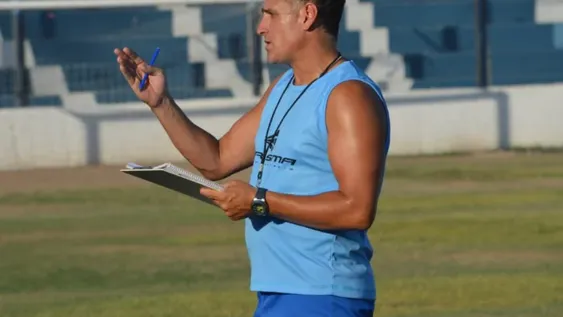 Del Cero asumió en el plantel mayor del Azul