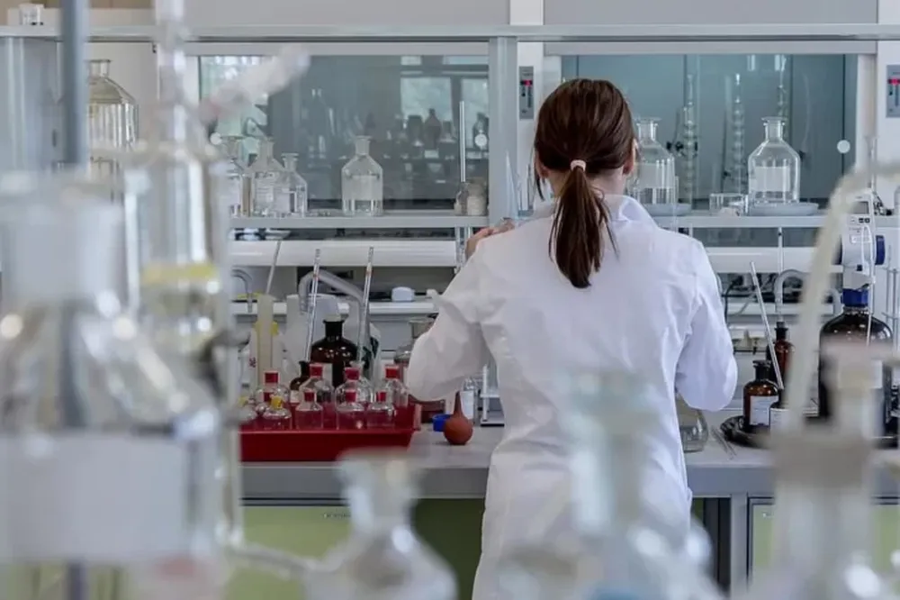 Detectaron que un fármaco usado en quimioterapia inhibe el coronavirus