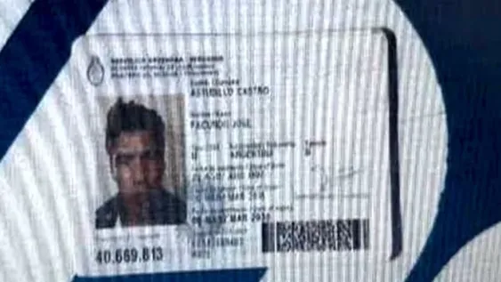 Aparece la foto del DNI en teléfono de un policía