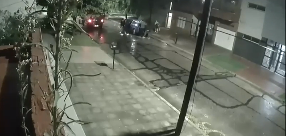 Tres ladrones casi se llevan a un nene de 6 años durante un dramático robo a una familia