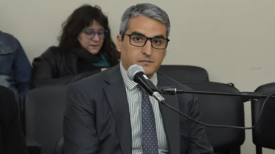 Funcionario usó 27 celulares en un presunto tráfico de influencias