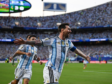 ¡enorme messi! argentina le gano a argelia 3-0 con un hat trick de leo