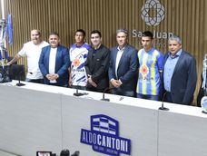 Presentación. La Gran Final de la Copa de Campeones quedó formalmente presentada con la presencia de todo el fútbol del interior. Presentación. La Gran Final de la Copa de Campeones quedó formalmente presentada con la presencia de todo el fútbol del interior.