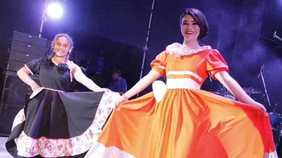 Con la elección de la Criollita y mucha música, comenzó el Festival del Carrerito