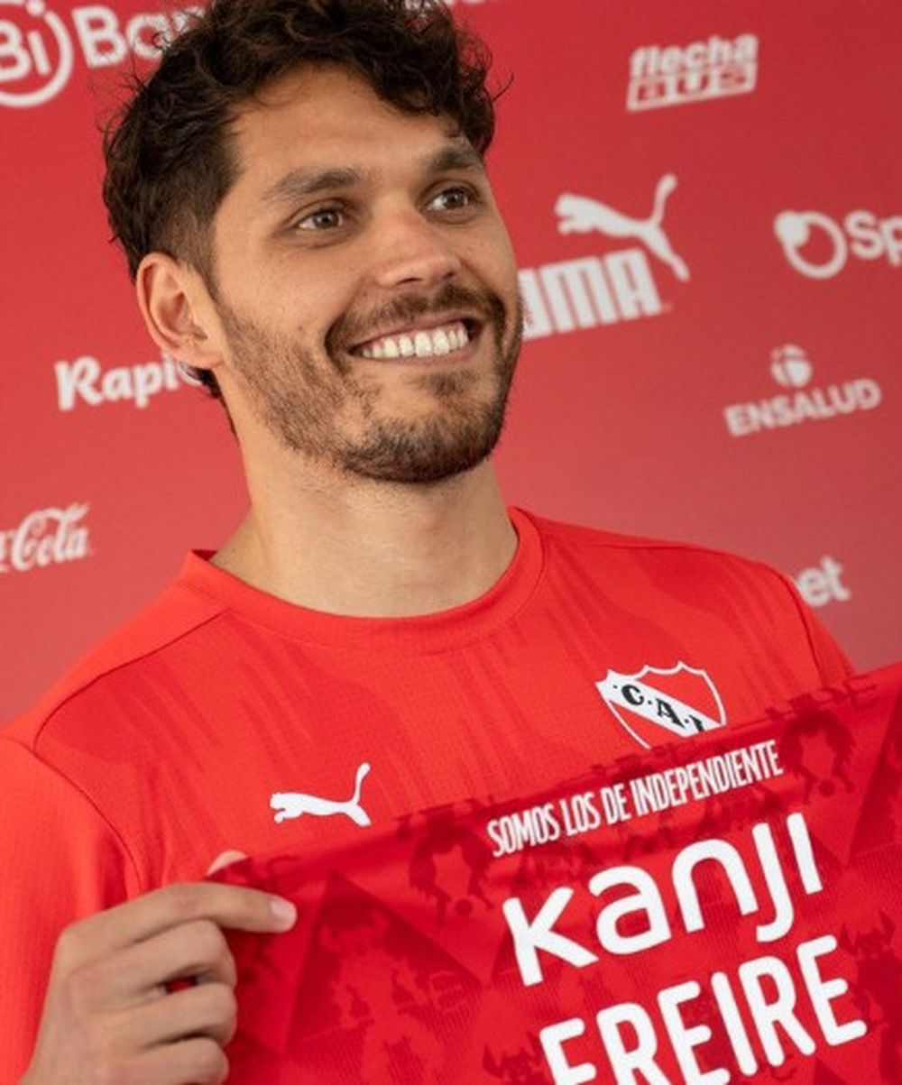 NICOLÁS FREIRE  debutaría en la zaga el domingo.