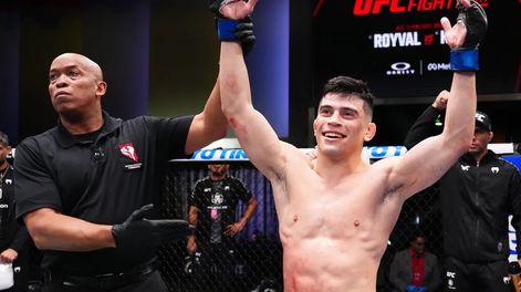 Imponente. Kevin Vallejos hizo ruido enla UFC ganando en el primer round ante Emmett.
