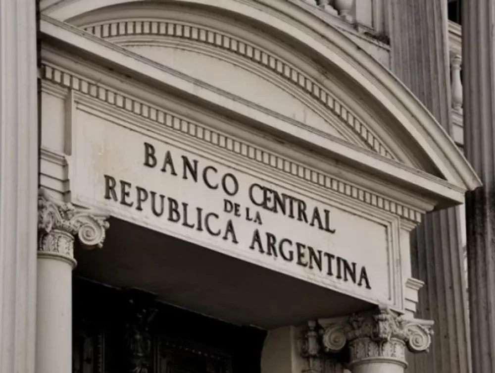 El Gobierno captó casi $255.000 millones para aliviar la presión sobre el dólar