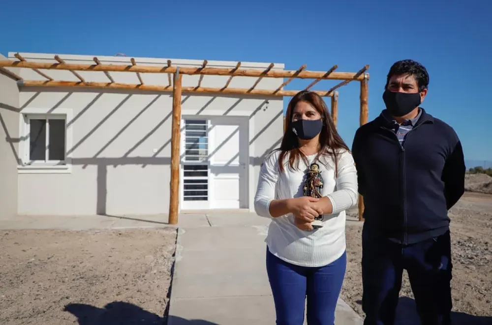 Más de 80 familias ya disfrutan de su casa propia en 25 de Mayo