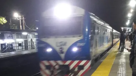 Murieron dos jóvenes arrollados por un tren en la estación de Villa del Parque