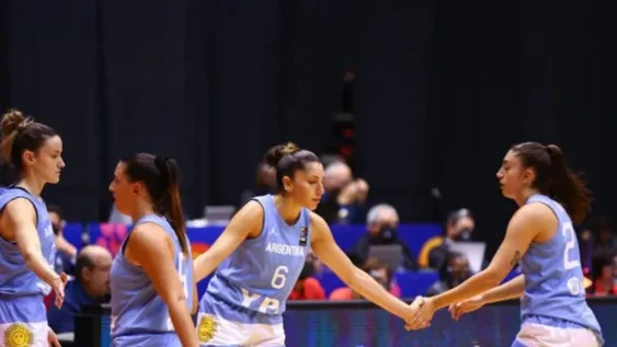 La selección femenina de básquet quedó eliminada por no completar el equipo tras un brote de Covid-19