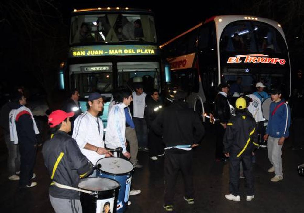 Demoraron a colectivos en la terminal por reclamo de UTA