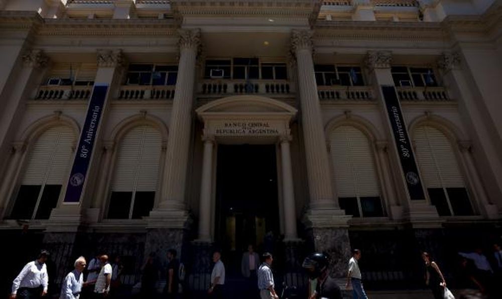 Aún con flancos débiles, el BCRA sale a jugar el partido