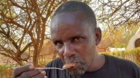 Argentino le dio de probar dulce de leche a un grupo de africanos y la reacción es imperdible
