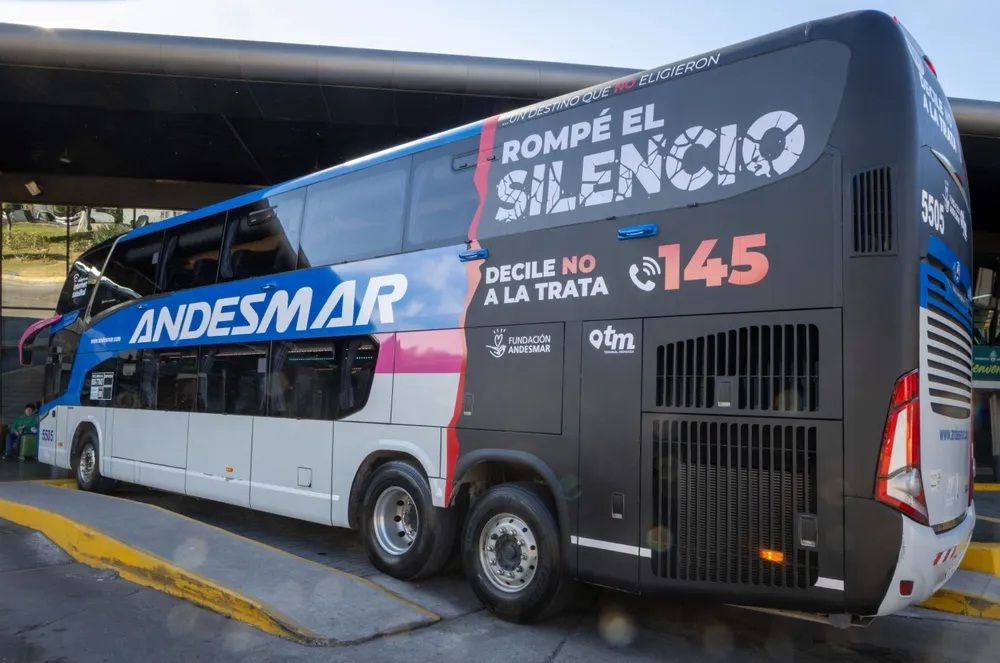Mañana, un colectivo ploteado contra la trata de personas permanecerá estacionado frente al Centro Cívico.