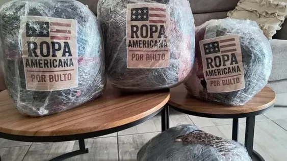 Fardos de ropa importada, el boom que se extiende por el país, ya está en San Juan y preocupa al comercio formal