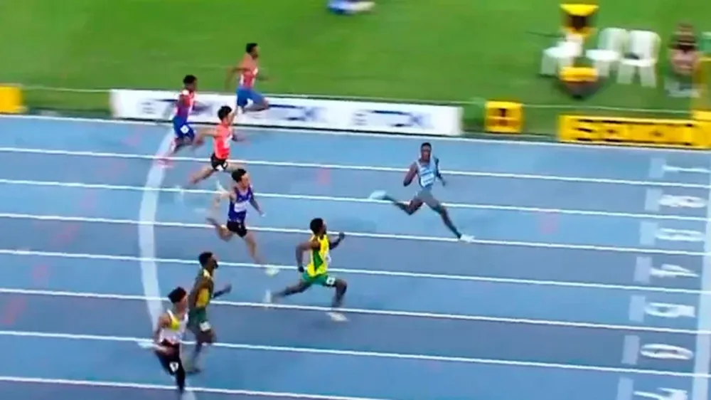 El “nuevo Bolt” rompió el récord juvenil de los 100 metros y desafió a su rival