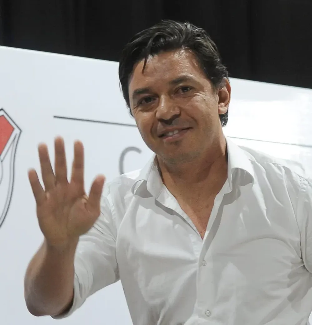 Gallardo hace testeos en Paraguay