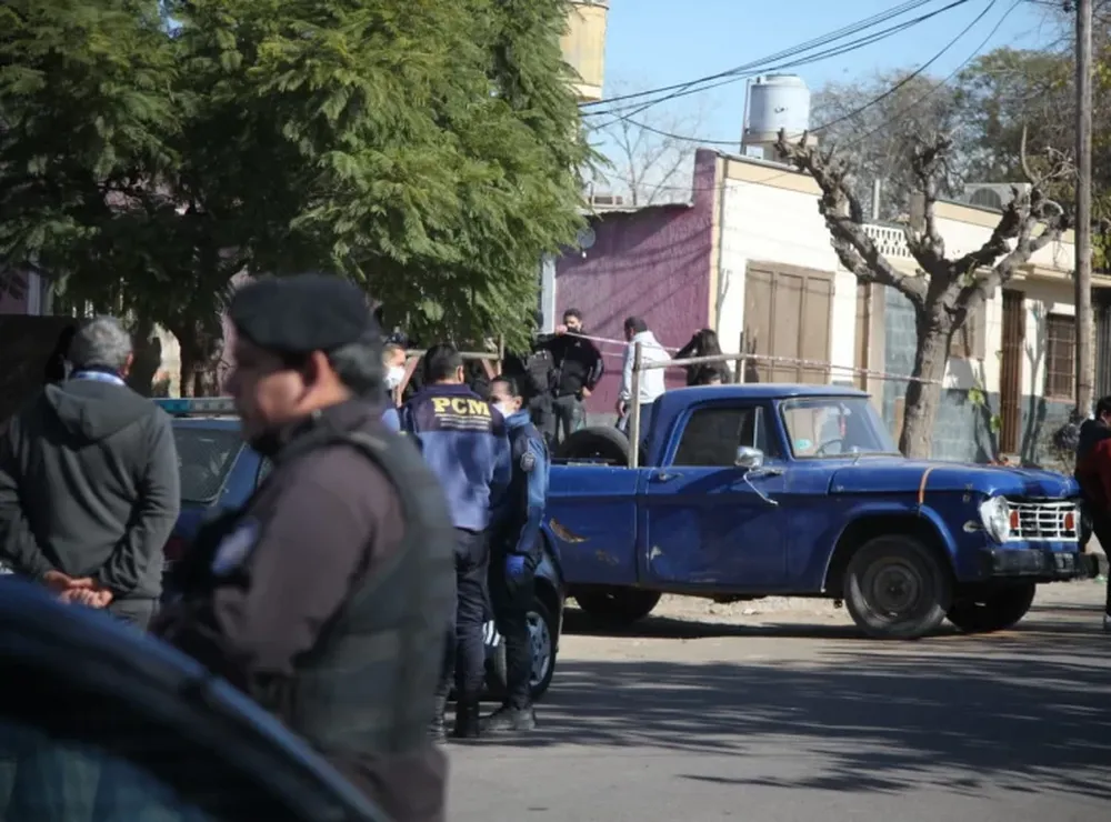 Un menor de 13 años mató de un tiro a un vecino para robarle las zapatillas