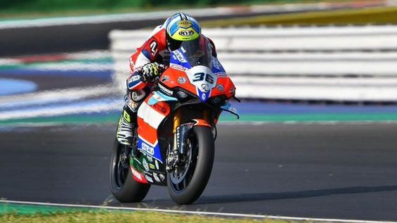 Mercado terminó decimotercero en un GP ganado por el campeón Rea