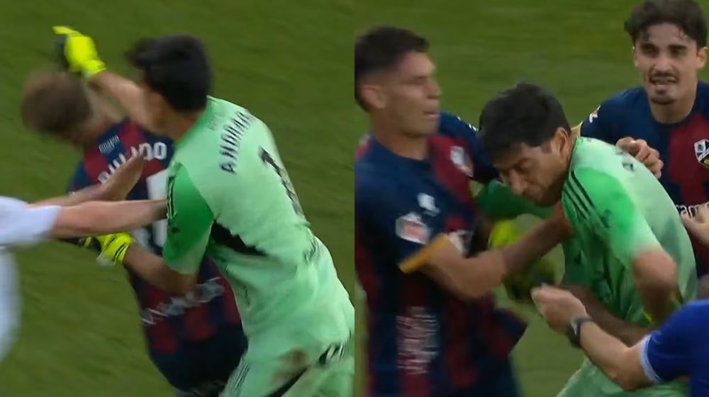 Esteban Andrada, arquero del Zaragoza de España, recibió la tarjeta roja.