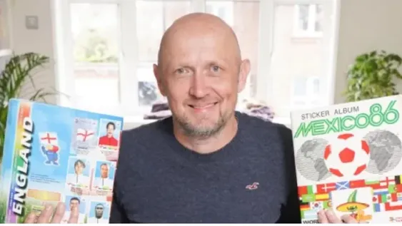 Un fanático inglés completó todos los álbumes de los mundiales desde 1974