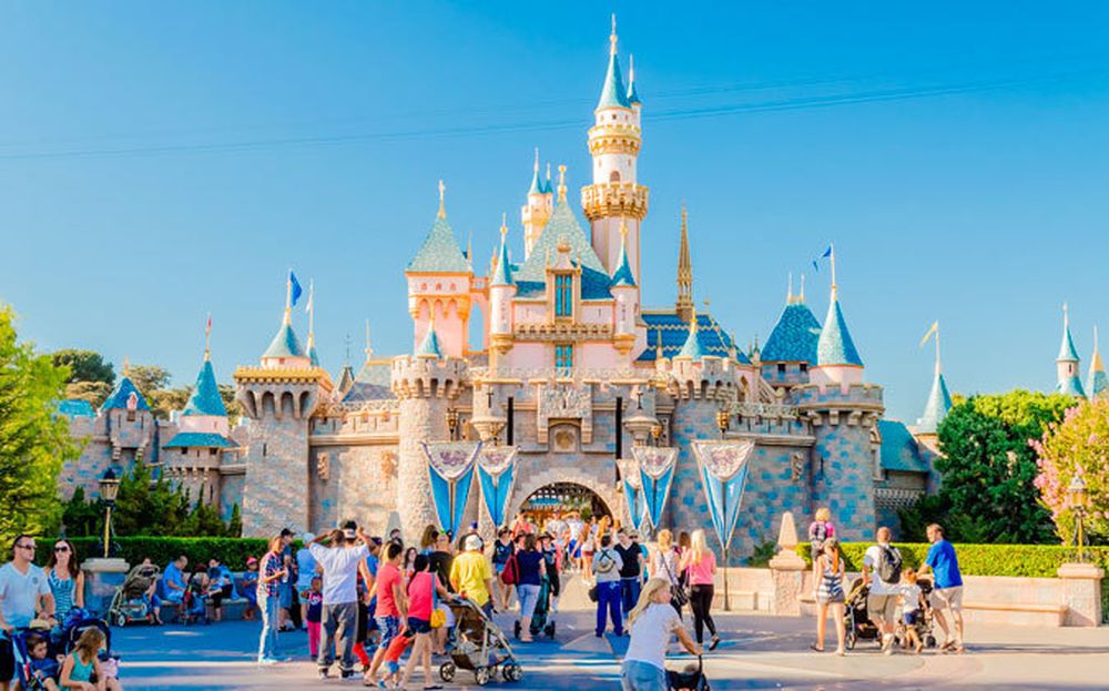 Disneyland París se convertirá en un centro de vacunación contra el Covid 19