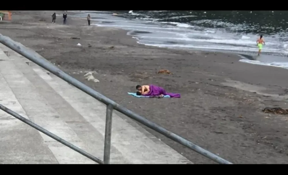Sorprendieron a una pareja mientras tenía sexo en una playa chilena