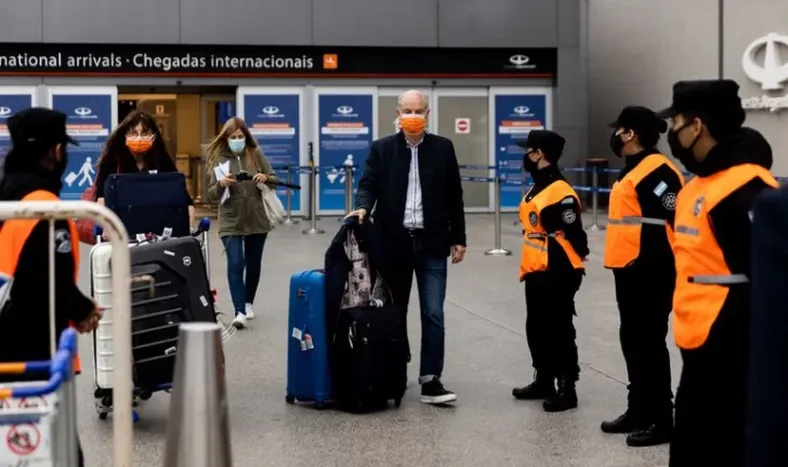Ingreso al país: no exigirán PCR a argentinos y residentes con vacunación completa