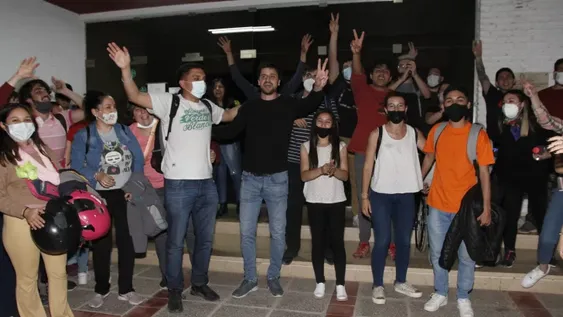 Sin un sector de peso, los alumnos eligen al titular de la FUSJ entre 3 listas