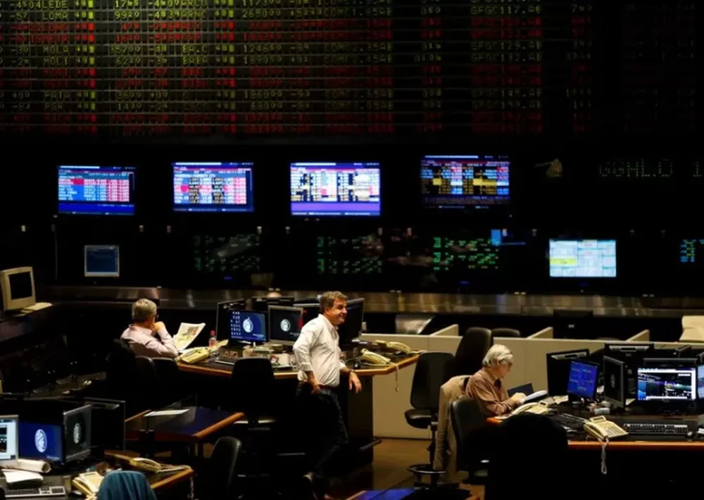 Afectado por Wall Street, el Merval bajó 4,39% y ADRs argentinas en Wall Street cedieron hasta 9,9%