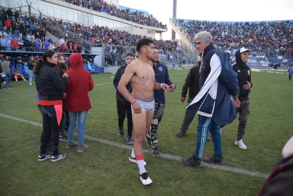 La LSF multó a Unión con 300 entradas y durante seis partidos deberá jugar sin público