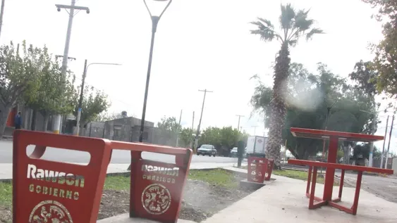 PASEO. El bulevar de calle Vidart, entre Boulevard Sarmiento y Colón, en Rawson, se transformó en un paseo.