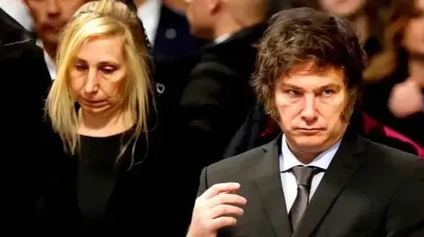 AL PRESIDENTE Javier Milei y a su hermana, Karina se les complica las elecciones legislativas nacionales tras la derrota en la provincia de Buenos Aires. El oficialismo necesita producir una revolución de participación entre los potencialmente propios para poder achicar la diferencia drásticamente.