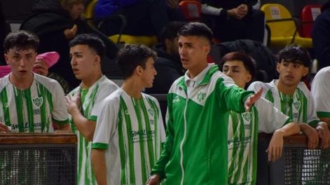 Es DT de futsal y trabaja con un modelo de salud emocional: “Si se aplica en el deporte, los pibes lo trasladan a la vida diaria”