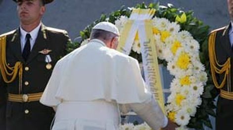 Para Francisco, la Iglesia le debe una disculpa a los gays