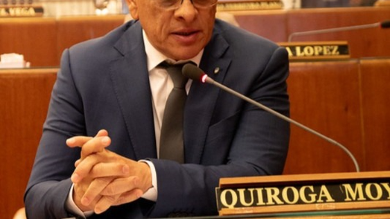 el peronismo escucho el discurso de orrego y planteo una critica sobre la relacion con los intendentes