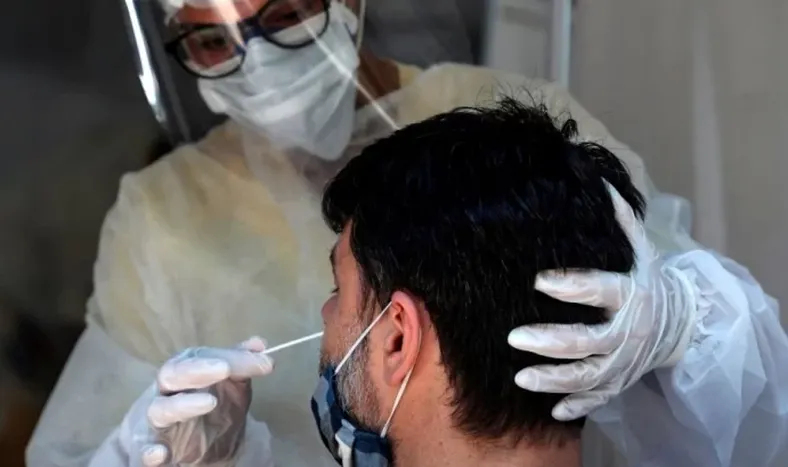 Brasil registró el primer caso de la variante Ómicron XE en América Latina