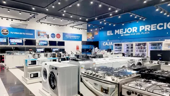 Abre una casa de electro en un local que dejó Garbarino y toman parte de su personal